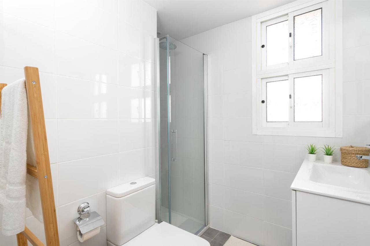 Beachfront Seaview Apartment In Los Boliches By Costarentals - Ref 141 Fuengirola Exterior photo